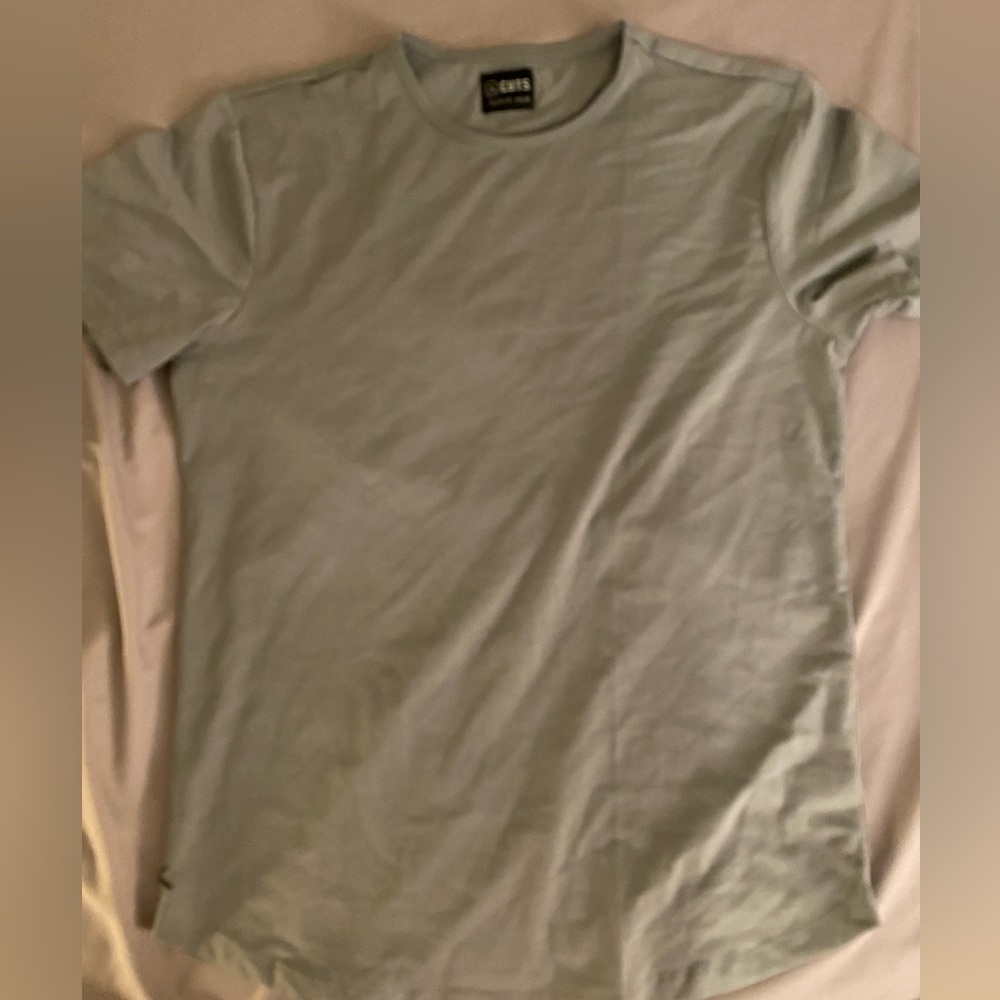 Cuts t-shirt